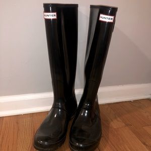 Glossy black Hunter rain boots
